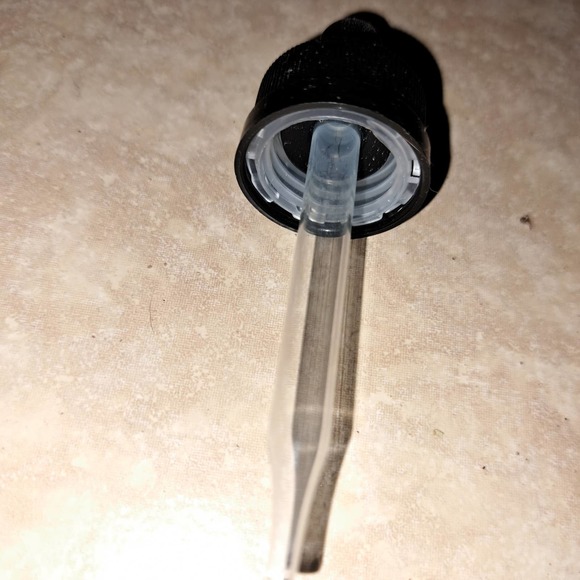 Appx 100-150 new dropper lids - Picture 3 of 4
